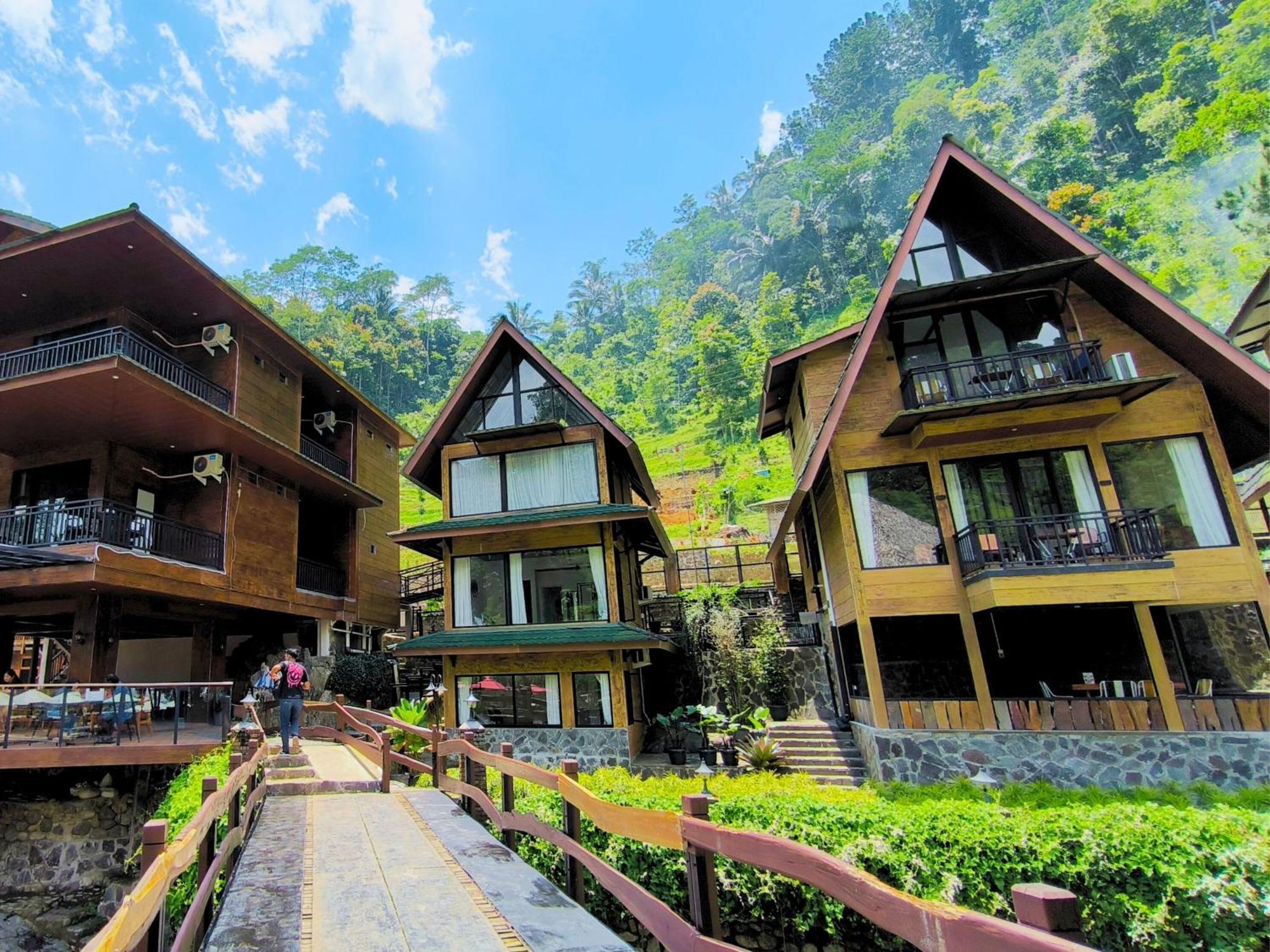 Bayan Village Батураден Екстер'єр фото