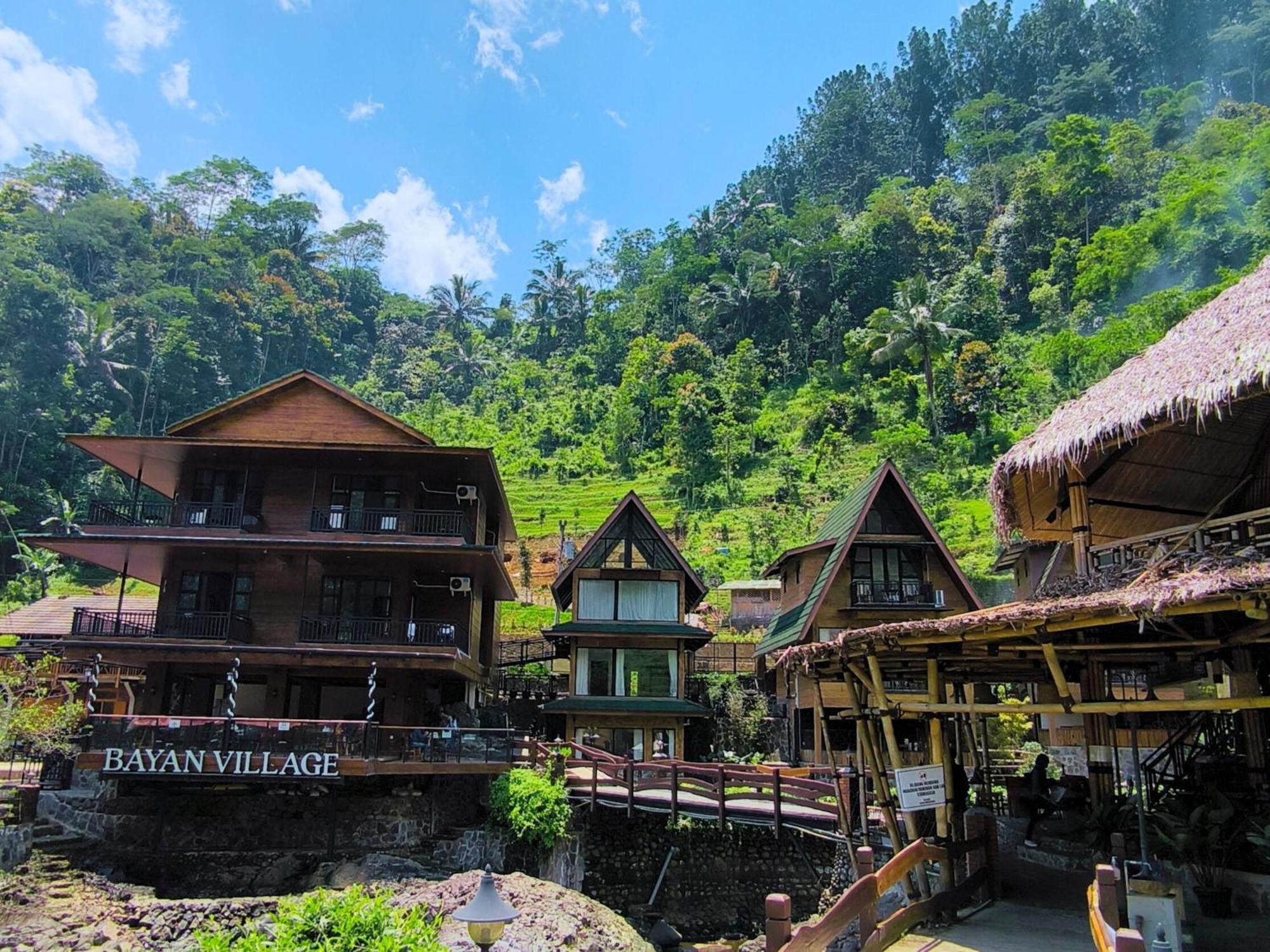 Bayan Village Батураден Екстер'єр фото